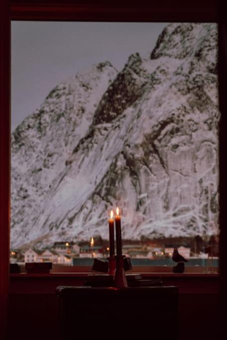 Reine Front View - Mountain & Seaview Villa Bagian luar foto